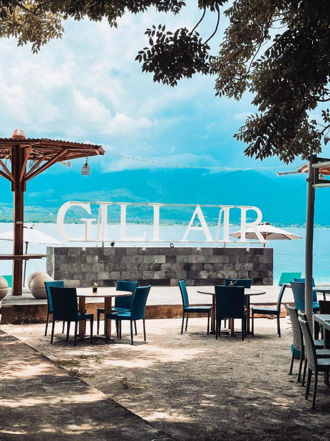 Serenity Luxurious Beachfront Villa & Spa With Private Infinity Pool, 8 Guests Gili Islands Exterior photo