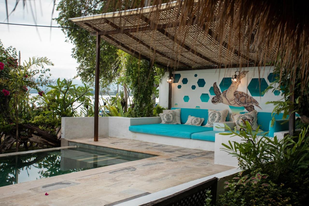 Serenity Luxurious Beachfront Villa & Spa With Private Infinity Pool, 8 Guests Gili Islands Exterior photo