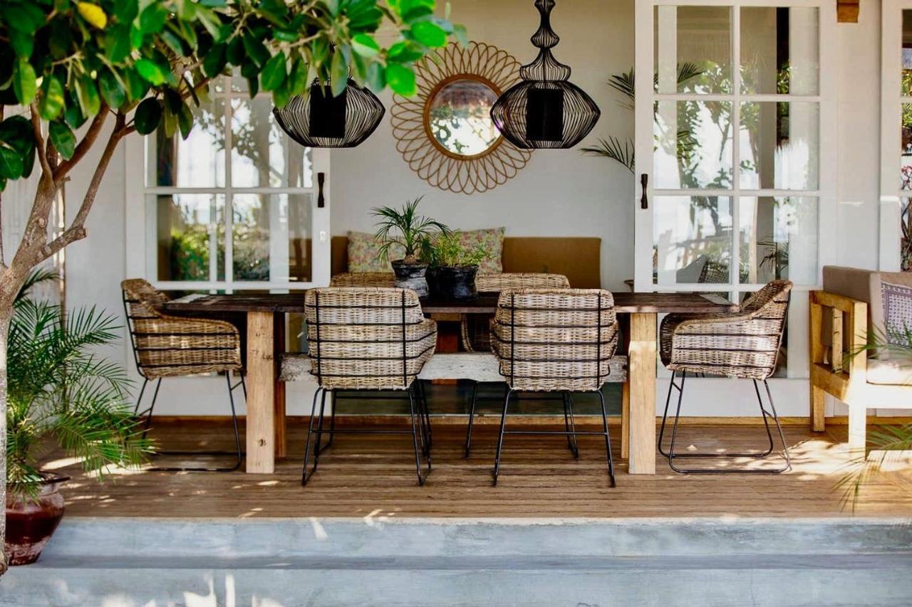 Serenity Luxurious Beachfront Villa & Spa With Private Infinity Pool, 8 Guests Gili Islands Exterior photo